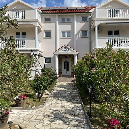 Apartments Rafaela Barbat na Rabu Екстер'єр фото