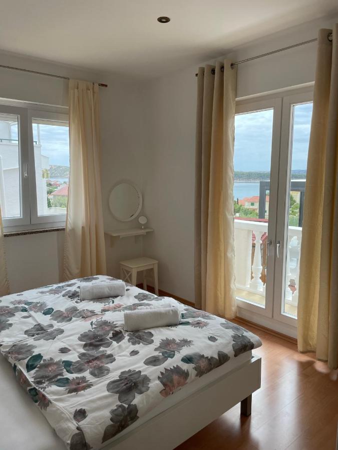Apartments Rafaela Barbat na Rabu Екстер'єр фото