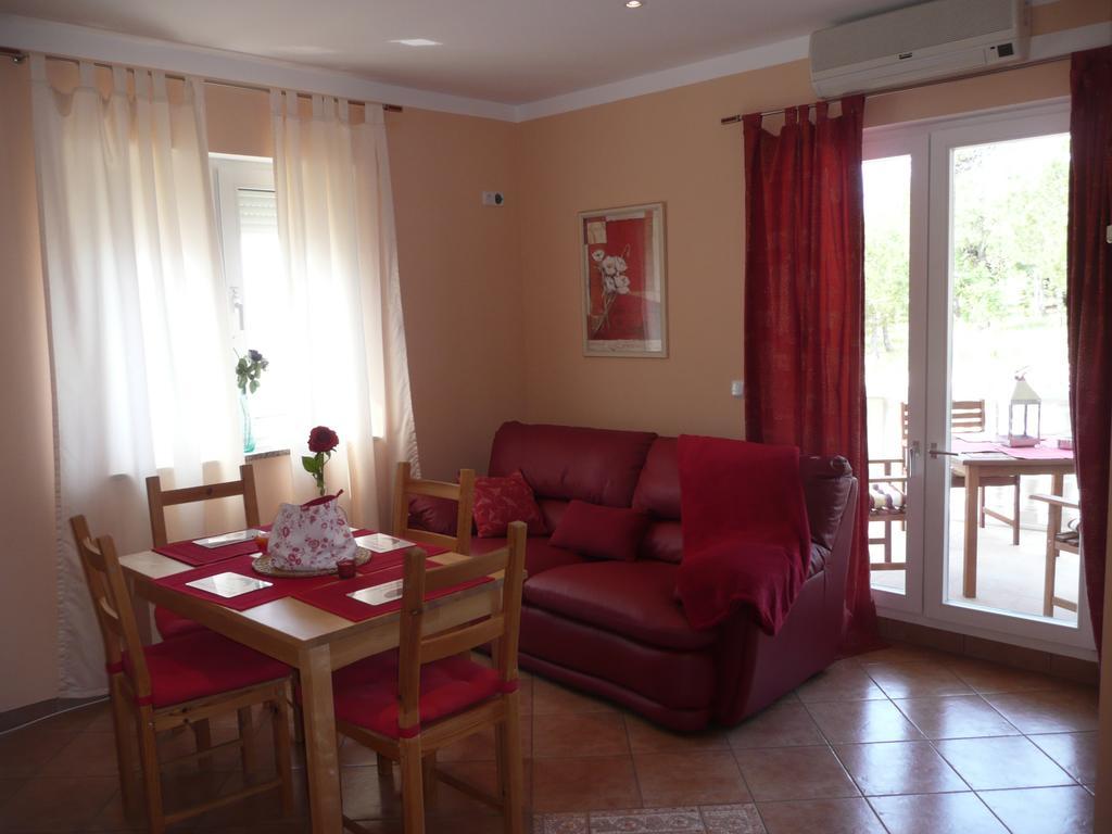 Apartments Rafaela Barbat na Rabu Екстер'єр фото