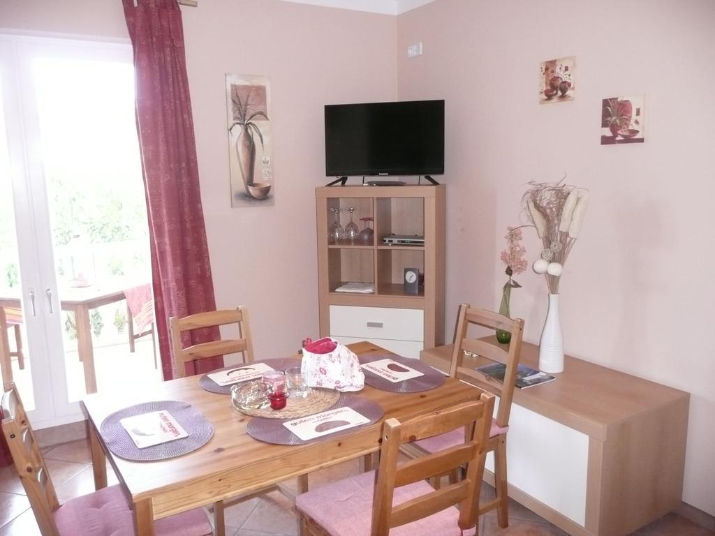 Apartments Rafaela Barbat na Rabu Екстер'єр фото