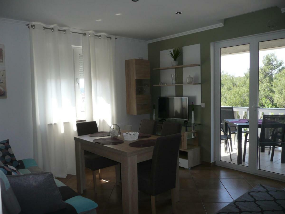 Apartments Rafaela Barbat na Rabu Екстер'єр фото