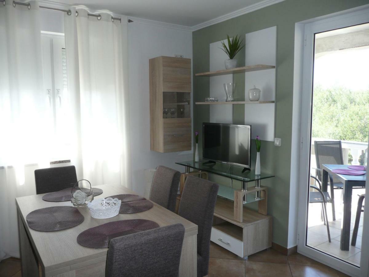 Apartments Rafaela Barbat na Rabu Екстер'єр фото