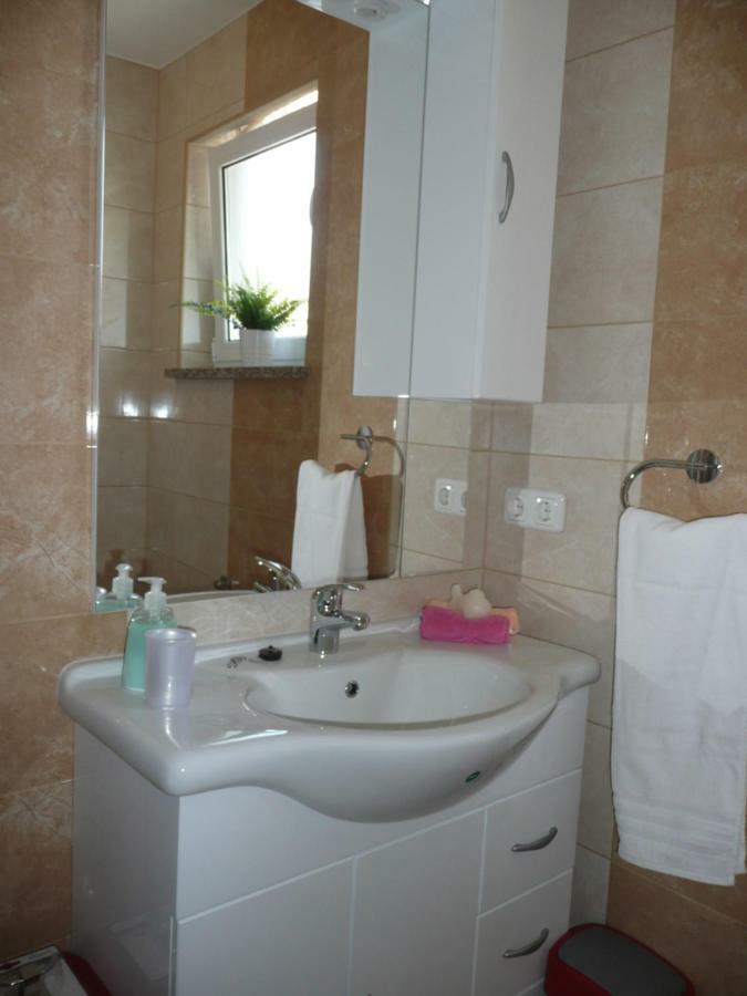 Apartments Rafaela Barbat na Rabu Екстер'єр фото