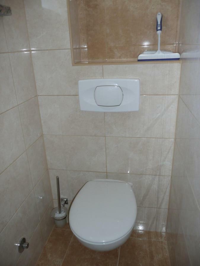 Apartments Rafaela Barbat na Rabu Екстер'єр фото